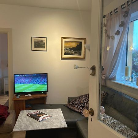 Tig Monbretia Apartment Dingle Bagian luar foto