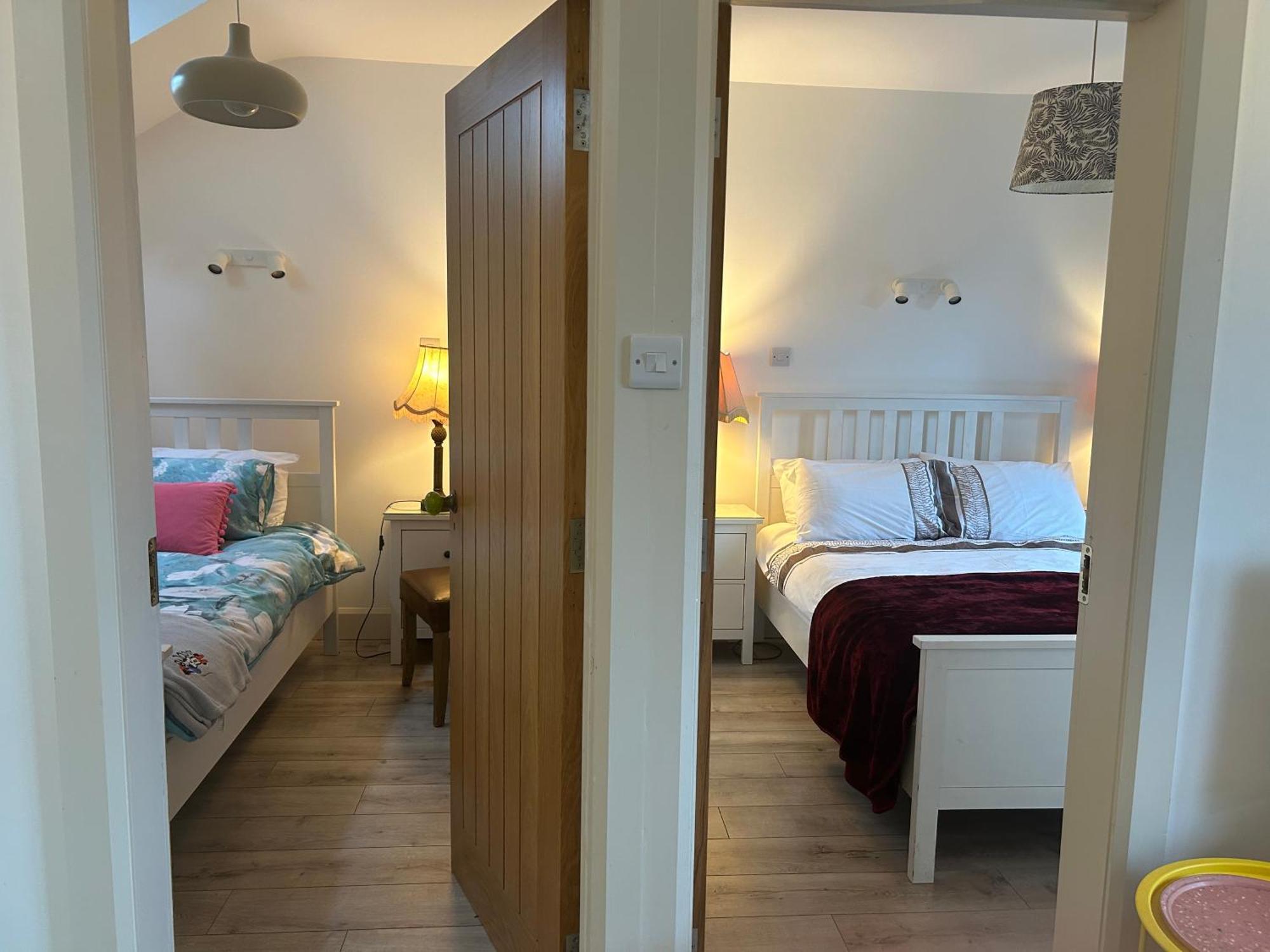Tig Monbretia Apartment Dingle Bagian luar foto