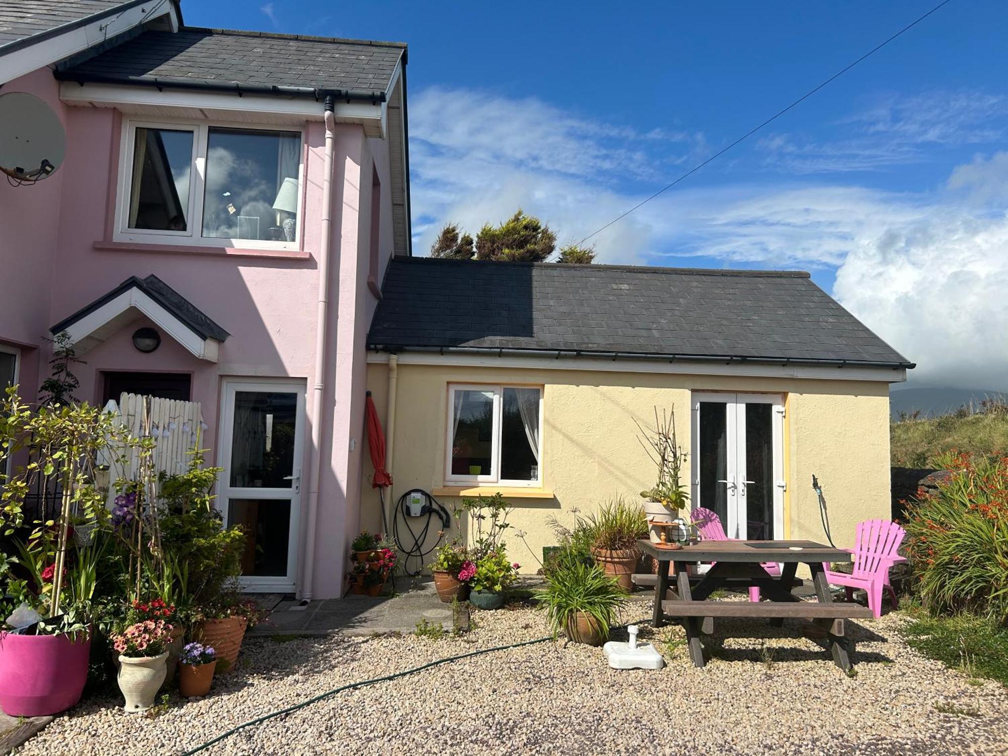 Tig Monbretia Apartment Dingle Bagian luar foto