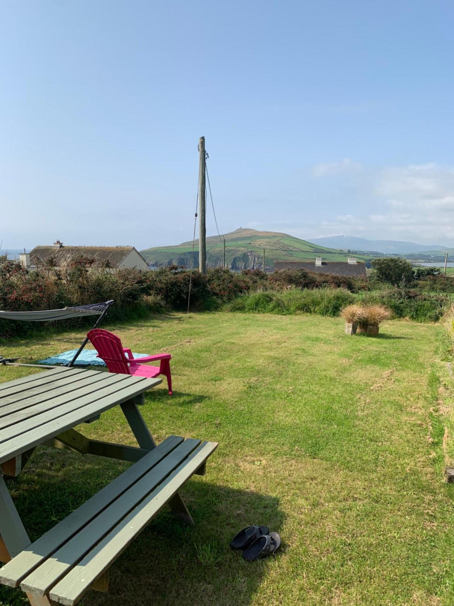 Tig Monbretia Apartment Dingle Bagian luar foto