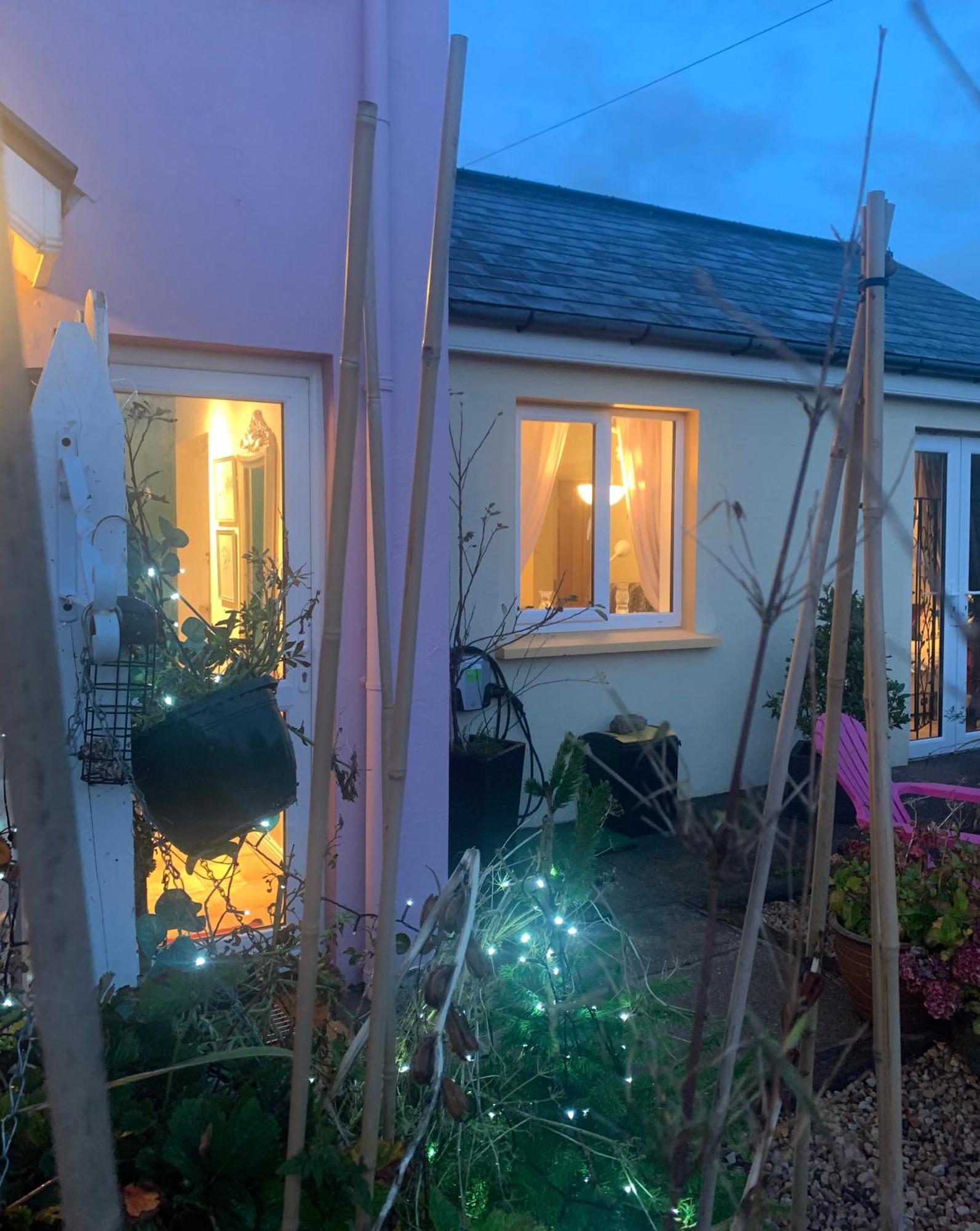 Tig Monbretia Apartment Dingle Bagian luar foto